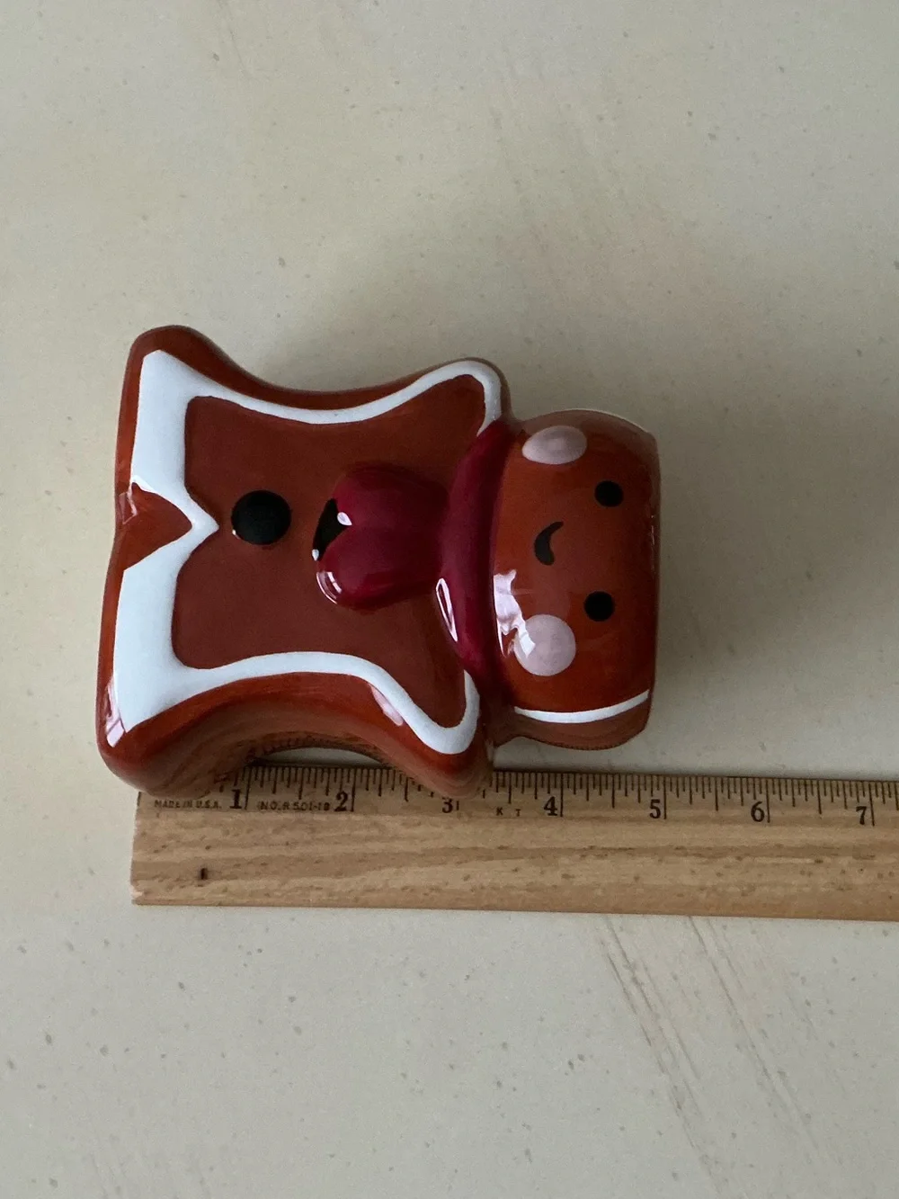 NWT Sand & Fog Christmas Gingerbread Man Candle